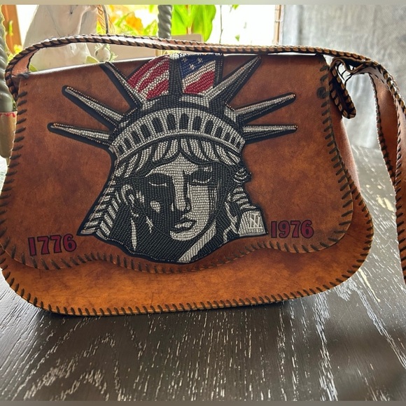 Handbags - 🦅🇺🇸Amazing vintage leather boho Lady Liberty beadwork purse🇺🇸🦅